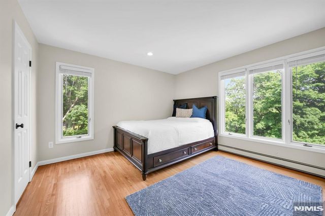 11 Hemlock Lane, Kinnelon Borough, NJ 07405