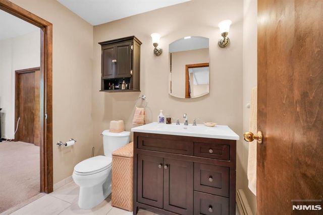 11 Hemlock Lane, Kinnelon Borough, NJ 07405