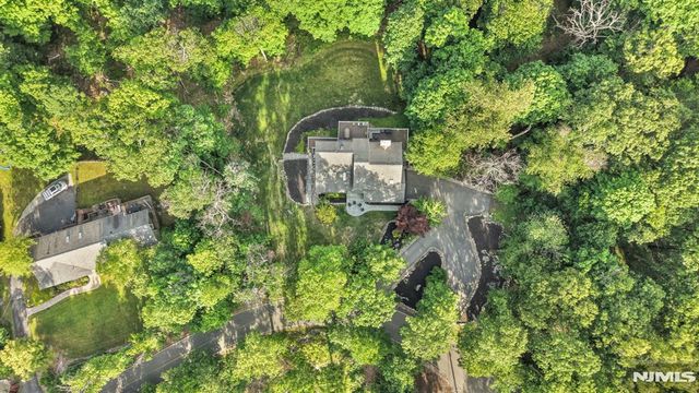 11 Hemlock Lane, Kinnelon Borough, NJ 07405