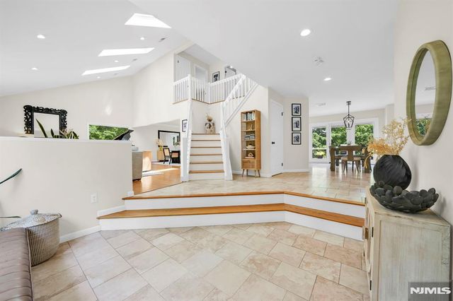11 Hemlock Lane, Kinnelon Borough, NJ 07405