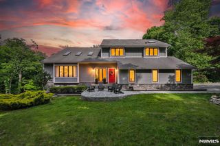 11 Hemlock Lane, Kinnelon Borough, NJ 07405