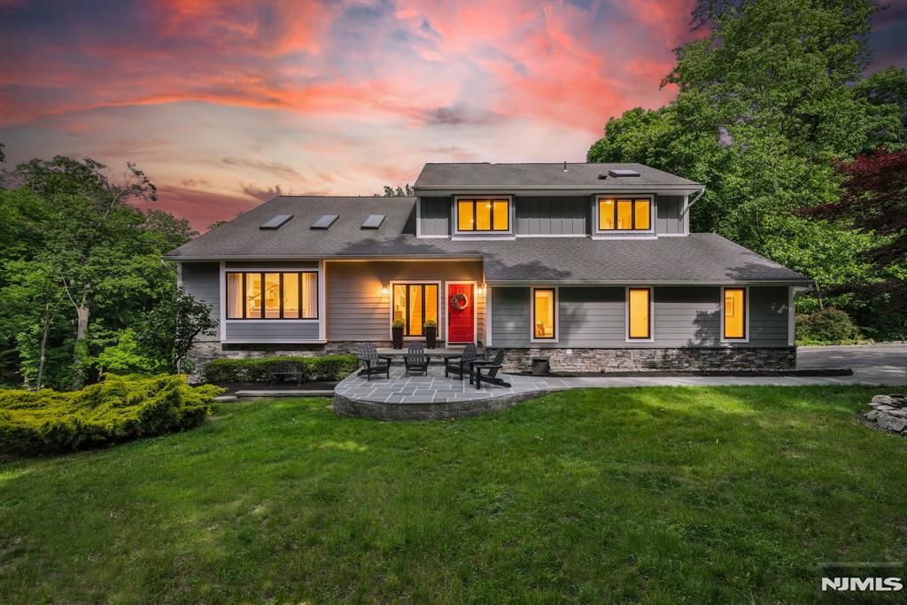 11 Hemlock Lane, Kinnelon Borough, NJ 07405