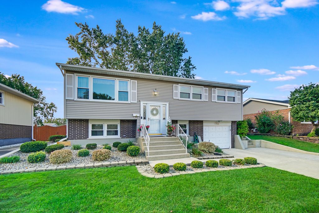 7445 161 Street, Tinley Park, IL 60477 — photo 2