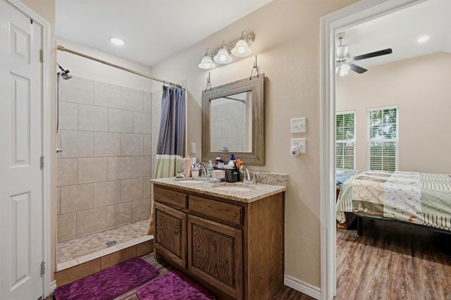 508 Simpson Drive, Southmayd, TX 75092