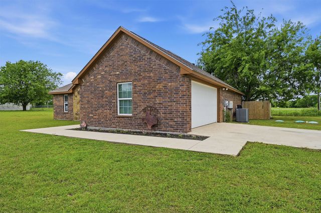 508 Simpson Drive, Southmayd, TX 75092