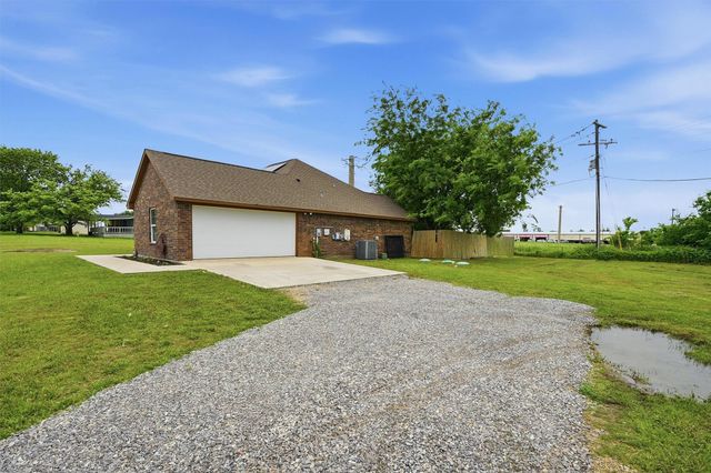 508 Simpson Drive, Southmayd, TX 75092