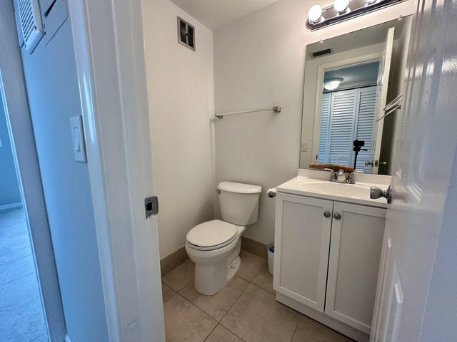 20 Norwich A, West Palm Beach, FL 33417