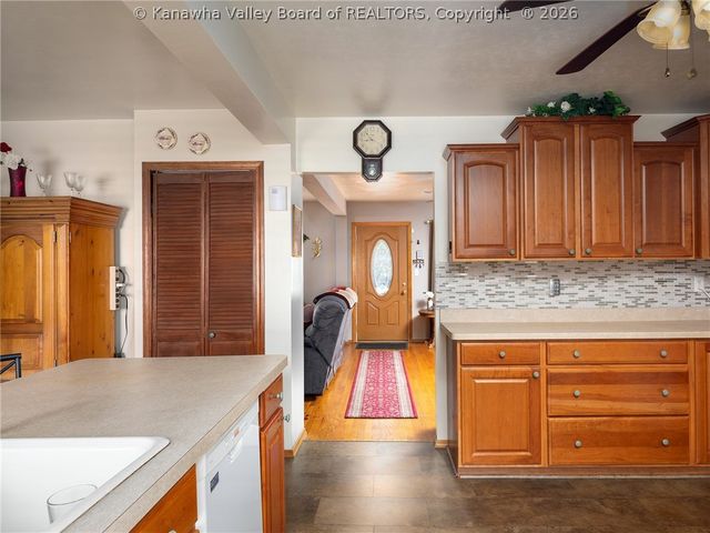 6A Washington Avenue, Nitro, WV 25143