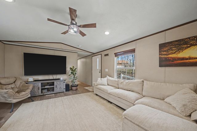 116 Lee Ln, Big Rock, TN 37023