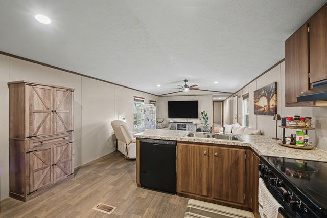 116 Lee Ln, Big Rock, TN 37023