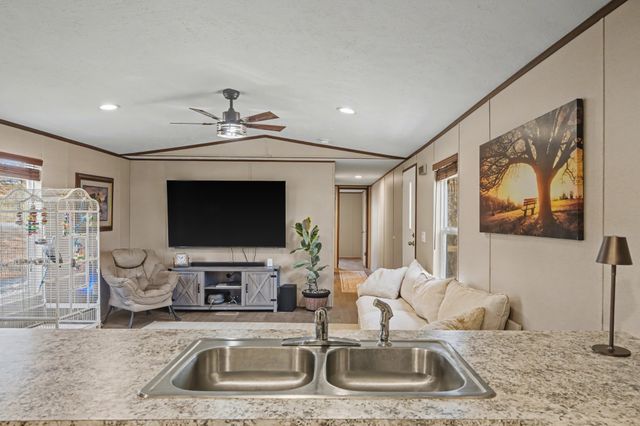 116 Lee Ln, Big Rock, TN 37023