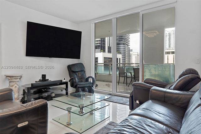 951 Brickell Ave 605, Miami, FL 33131