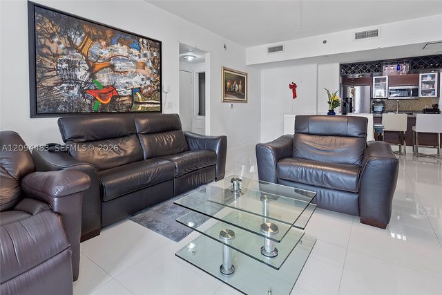 951 Brickell Ave 605, Miami, FL 33131