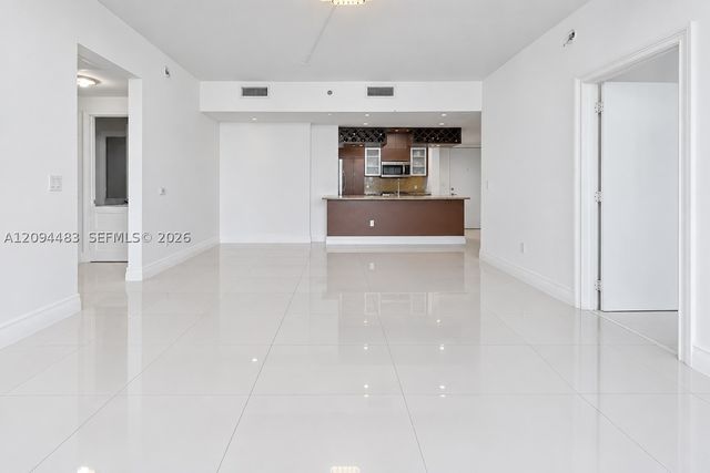 951 Brickell Ave 605, Miami, FL 33131