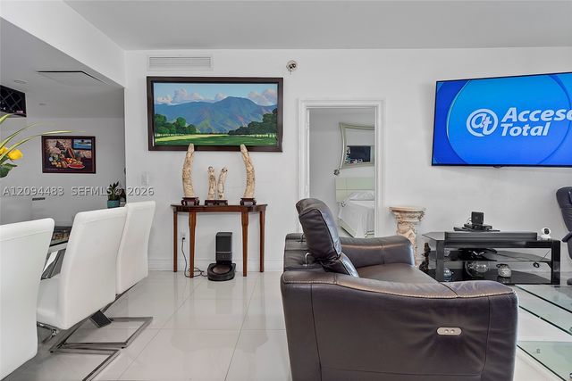 951 Brickell Ave 605, Miami, FL 33131