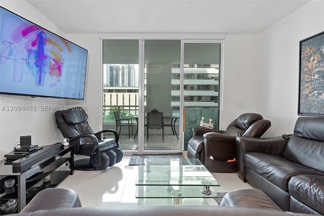 951 Brickell Ave 605, Miami, FL 33131