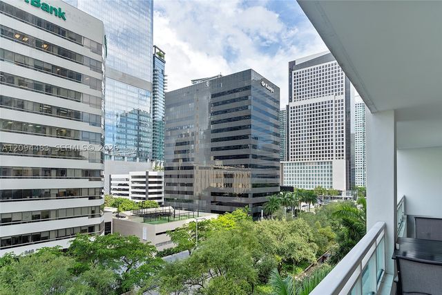 951 Brickell Ave 605, Miami, FL 33131