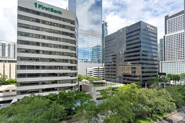 951 Brickell Ave 605, Miami, FL 33131