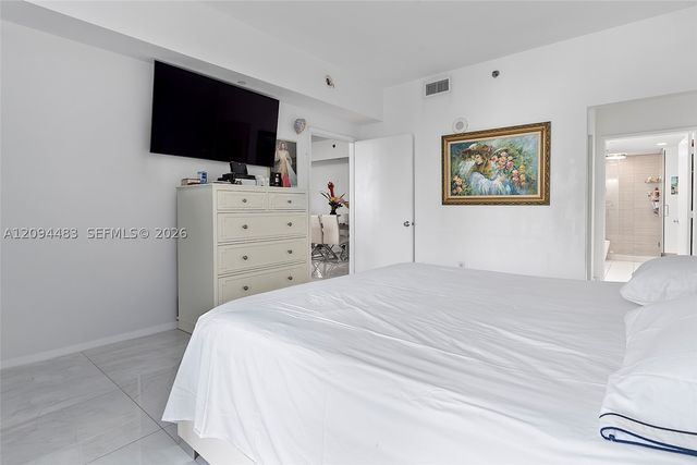 951 Brickell Ave 605, Miami, FL 33131