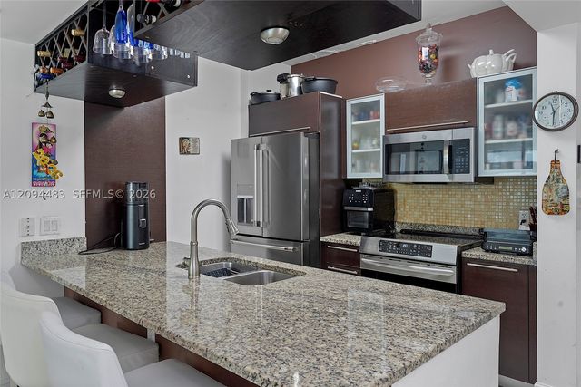 951 Brickell Ave 605, Miami, FL 33131