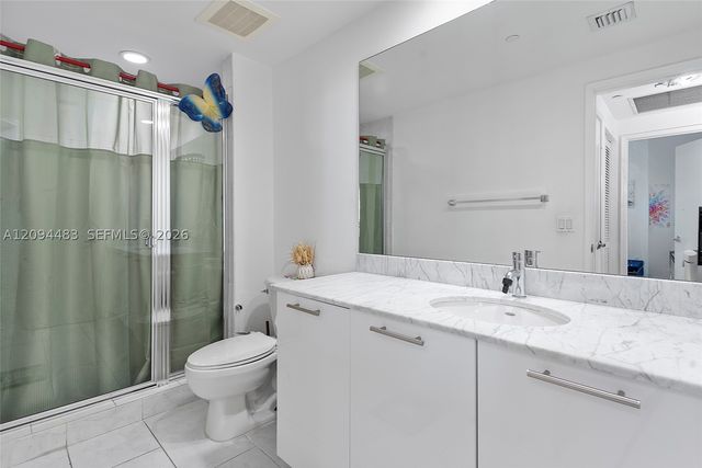 951 Brickell Ave 605, Miami, FL 33131