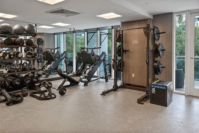 951 Brickell Ave 605, Miami, FL 33131