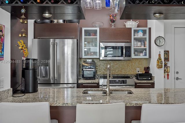 951 Brickell Ave 605, Miami, FL 33131