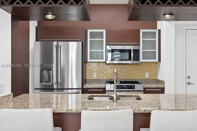 951 Brickell Ave 605, Miami, FL 33131