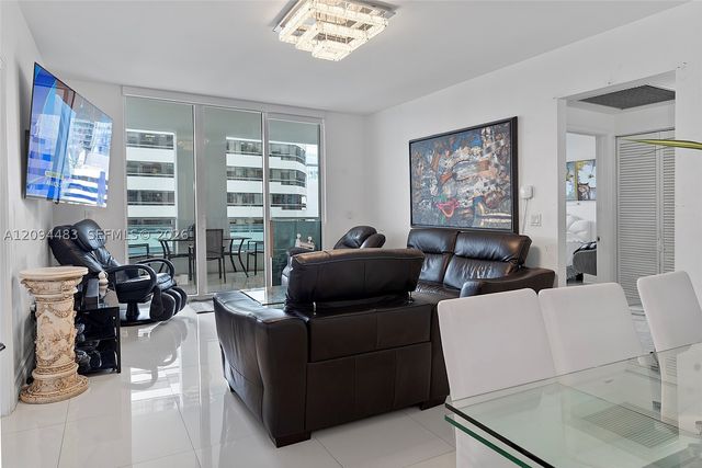 951 Brickell Ave 605, Miami, FL 33131