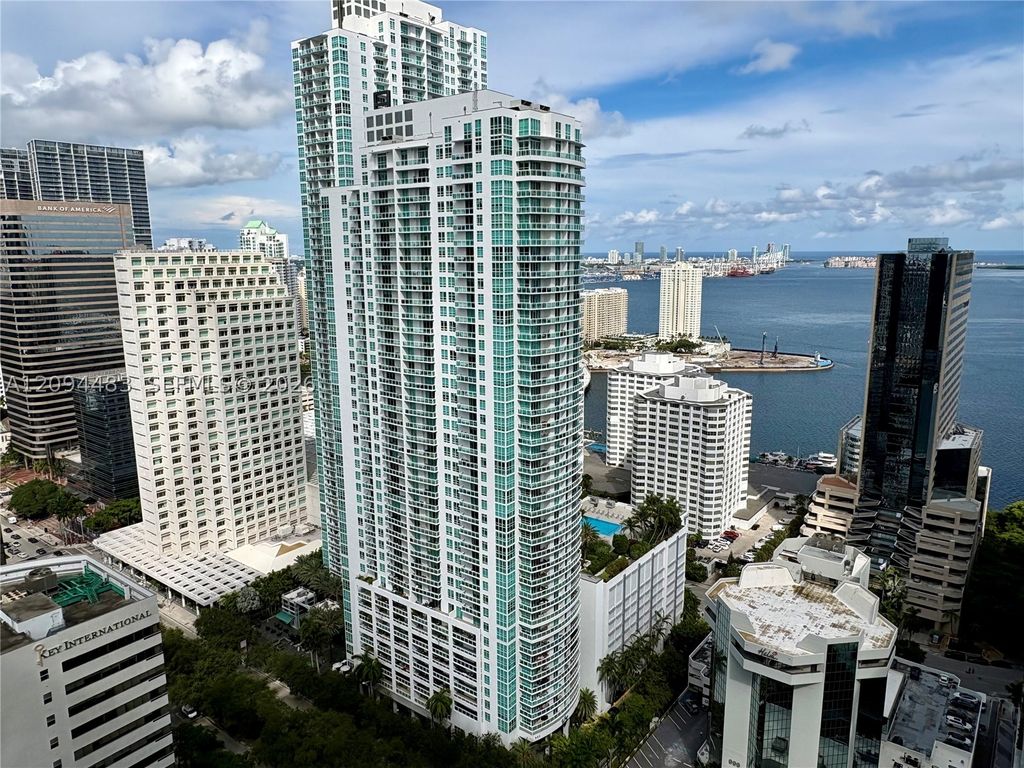 951 Brickell Ave 605, Miami, FL 33131