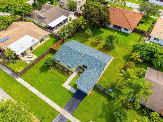 568 SW 169th Ter 568, Weston, FL 33326