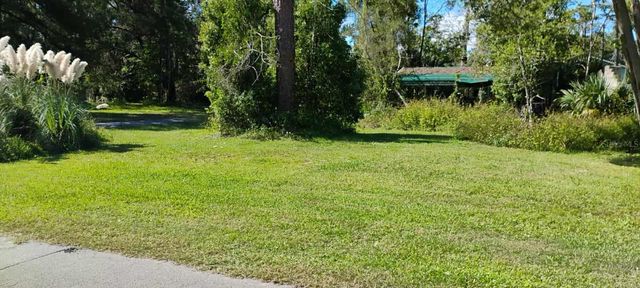 15, 17, and 19 65TH STREET, Yankeetown, FL 34498