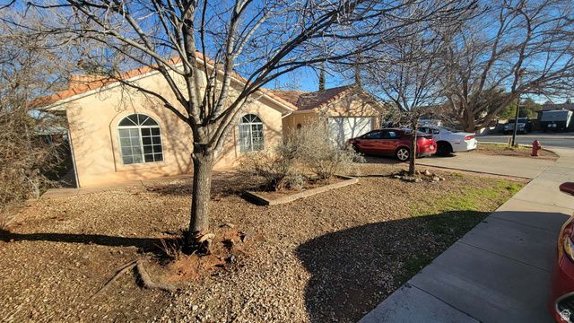 565 S 250 E, Ivins, UT 84738