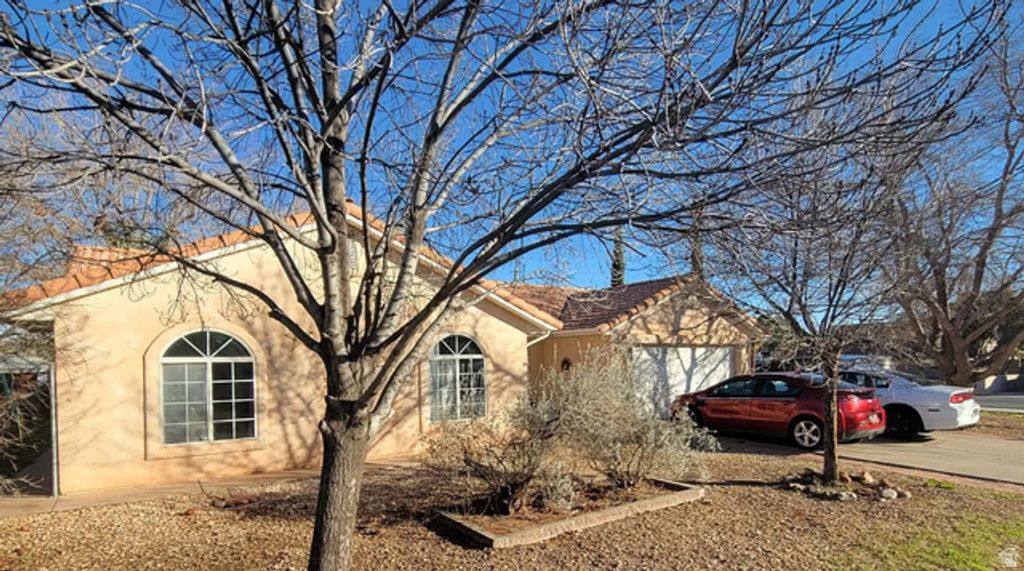 565 S 250 E, Ivins, UT 84738