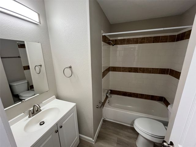 1201 Rose Garden Avenue, Dallas, TX 75217