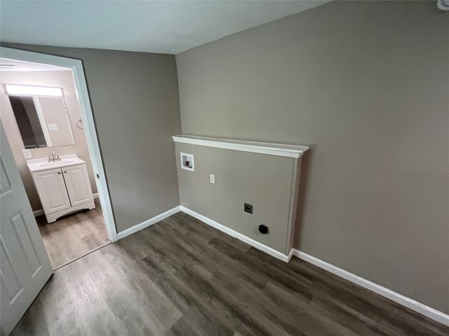 1201 Rose Garden Avenue, Dallas, TX 75217