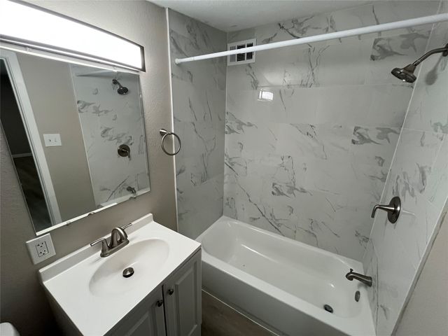 1201 Rose Garden Avenue, Dallas, TX 75217