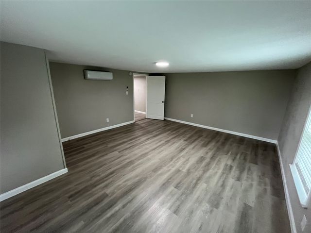 1201 Rose Garden Avenue, Dallas, TX 75217