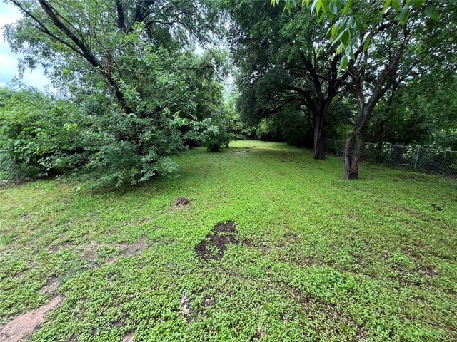 1201 Rose Garden Avenue, Dallas, TX 75217
