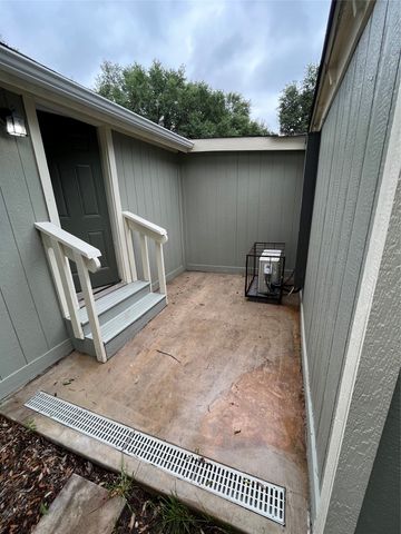 1201 Rose Garden Avenue, Dallas, TX 75217