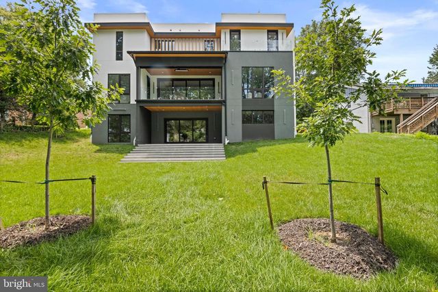 1451 COLA DR, Mclean, VA 22101