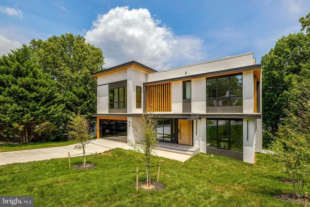 1451 COLA DR, Mclean, VA 22101