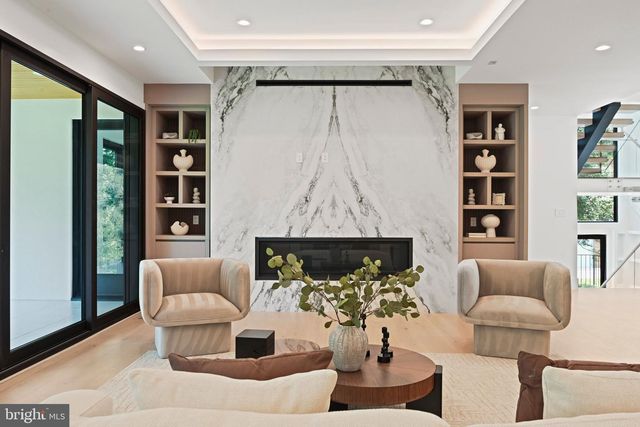 1451 COLA DR, Mclean, VA 22101