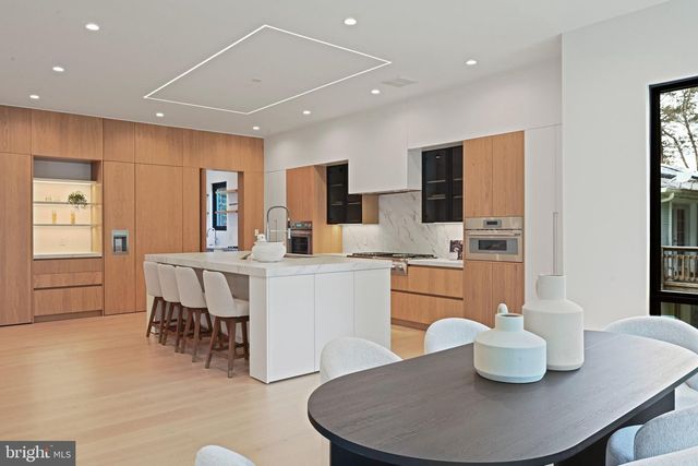 1451 COLA DR, Mclean, VA 22101