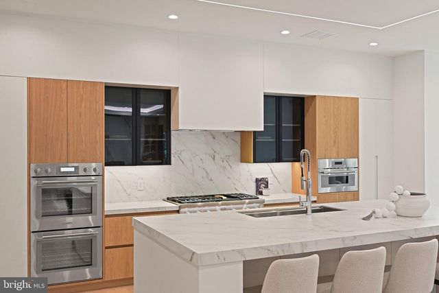 1451 COLA DR, Mclean, VA 22101
