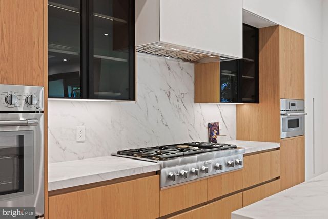 1451 COLA DR, Mclean, VA 22101