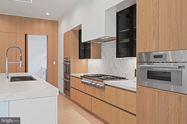 1451 COLA DR, Mclean, VA 22101