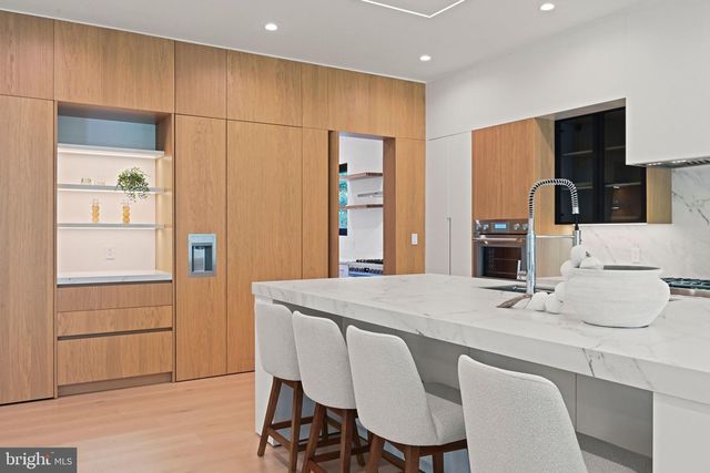 1451 COLA DR, Mclean, VA 22101