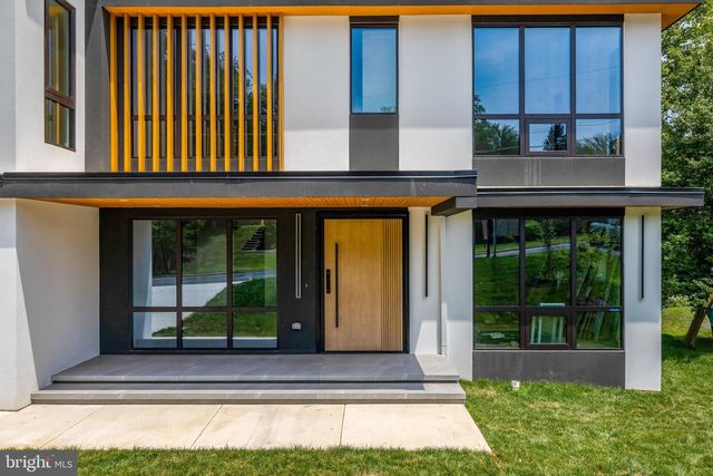 1451 COLA DR, Mclean, VA 22101