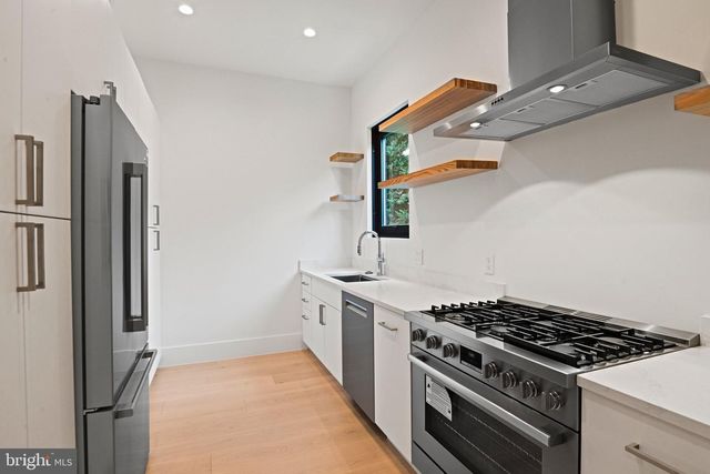 1451 COLA DR, Mclean, VA 22101